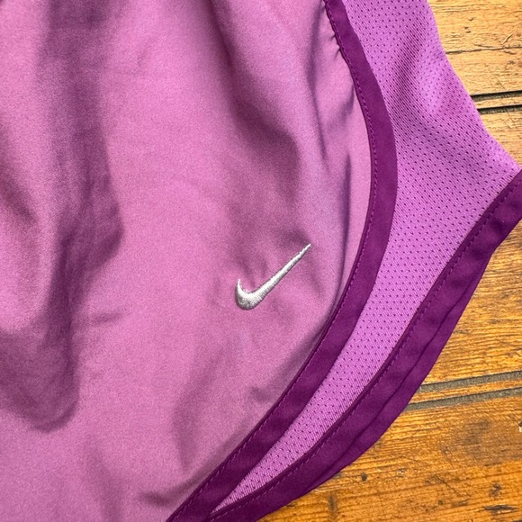 Nike Dri Fit Womens Running Shorts Lilac Purple Athletic Performance XS‎ - Picture 2 of 4